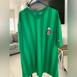 Green Mexican futbol jersey XL